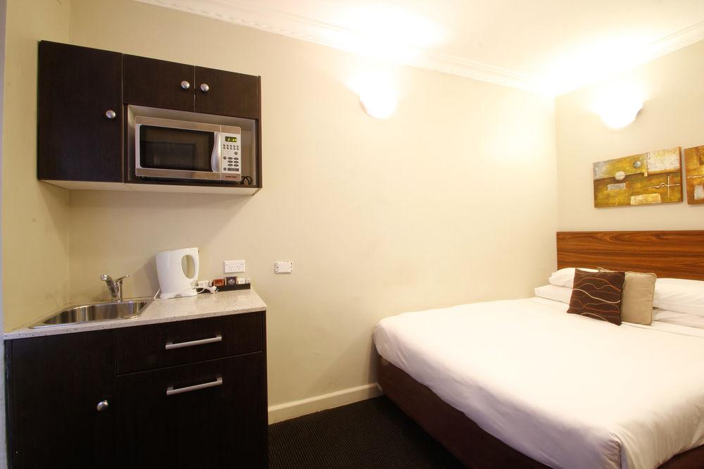 Uno Hotel Sydney Exterior photo
