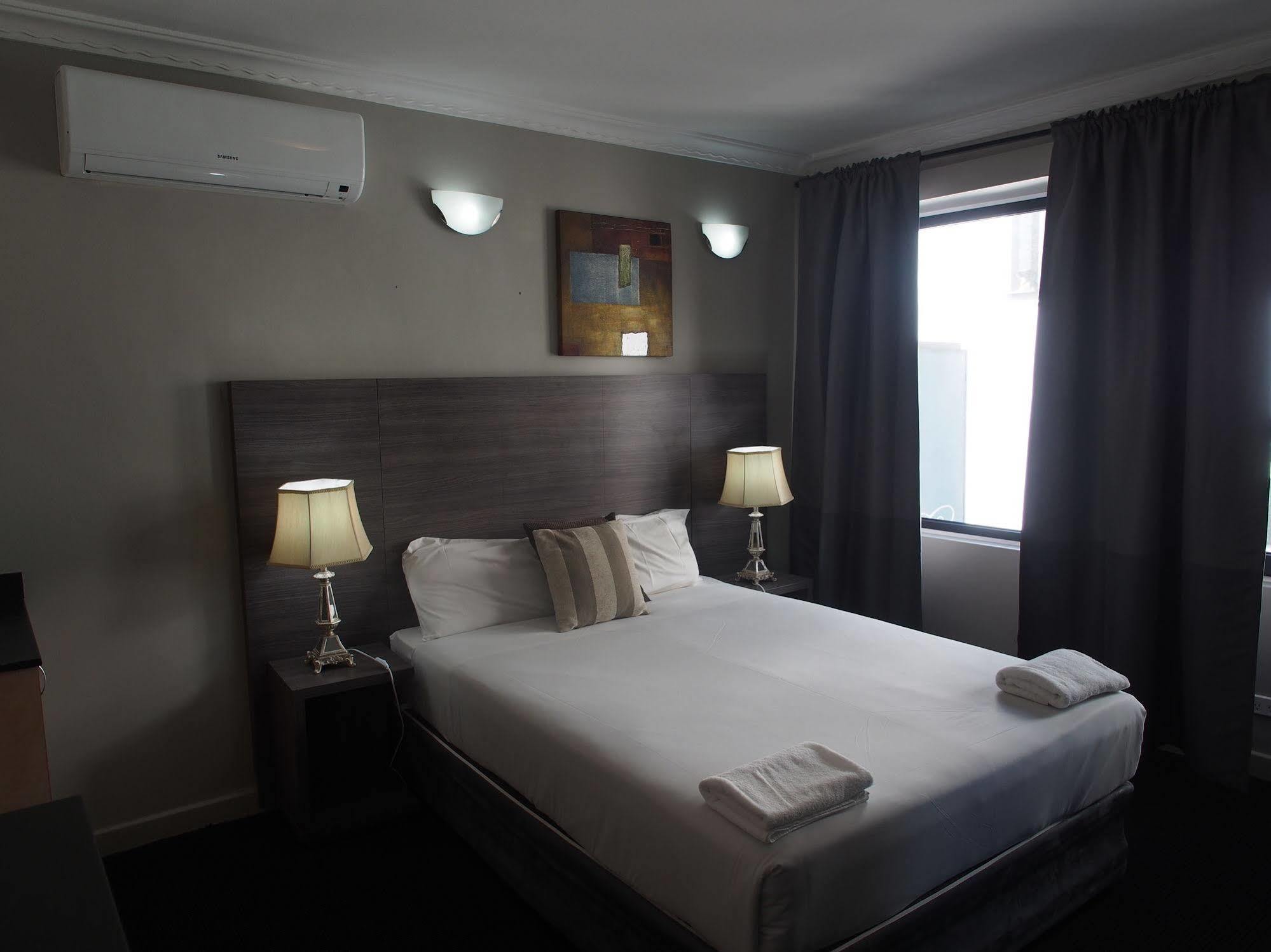 Uno Hotel Sydney Exterior photo